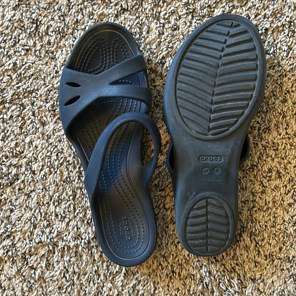 Crocs size 8 - Picture 3 of 4